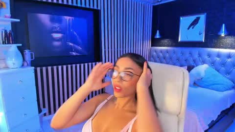 Snapshot of alaia_alegria chatting on November 15, 2025, 9:43 pm Alaia Alegria online show from November 15, 2025, 9:43 pm