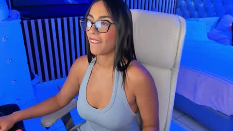 Snapshot of alaia_alegria chatting on November 19, 2025, 9:59 pm Alaia Alegria online show from November 19, 2025, 9:59 pm