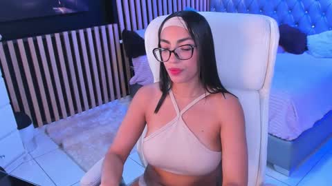 Snapshot of alaia_alegria chatting on December 4, 2025, 7:33 pm Alaia Alegria online show from December 4, 2025, 7:33 pm