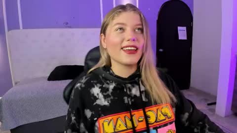 Alaia online show from December 22, 2025, 12:35 pm