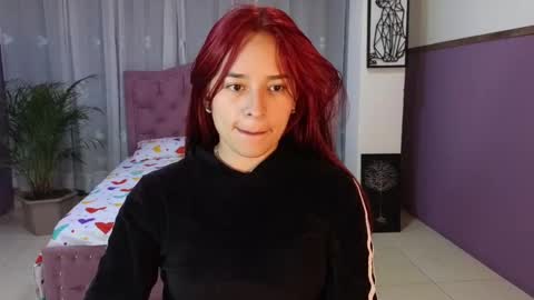 Alaia Skater online show from October 8, 2025, 10:35 am