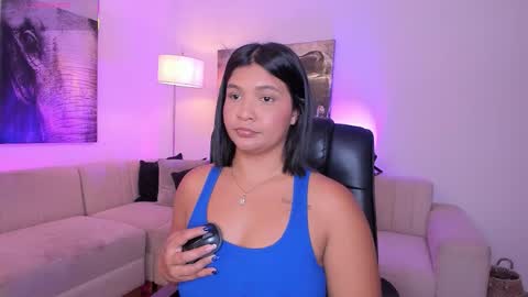 Snapshot of alaiia7 chatting on November 4, 2025, 7:35 pm Alaia online show from November 4, 2025, 7:35 pm