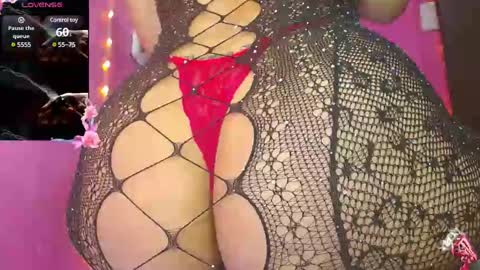 Snapshot of alaiia_rosse chatting on March 11, 2025, 1:37 am  Alaiia  online show from March 11, 2025, 1:37 am