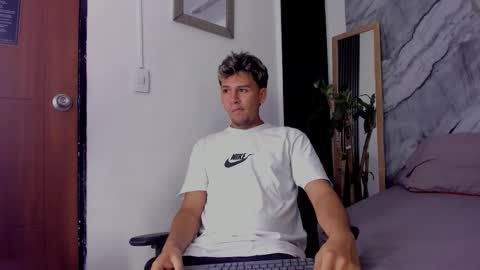 alan__smith online show from November 14, 2025, 7:45 pm