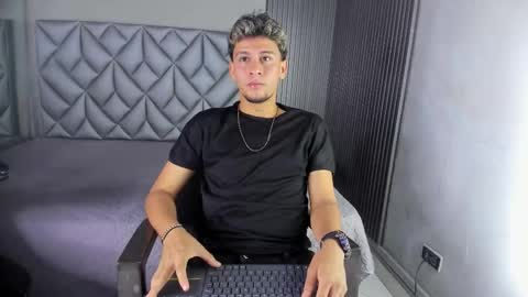 alan__smith online show from November 24, 2025, 7:57 pm