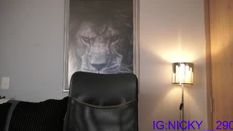 alan_morrys online show from June 26, 2026, 12:04 am