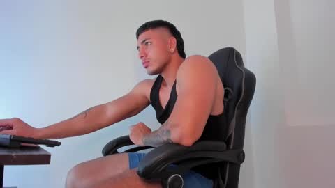 Snapshot of alan_muscle chatting on February 14, 2025, 5:41 am Alan online show from February 14, 2025, 5:41 am