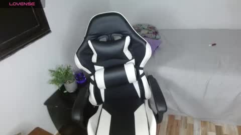 alana online show from December 17, 2025, 3:12 am