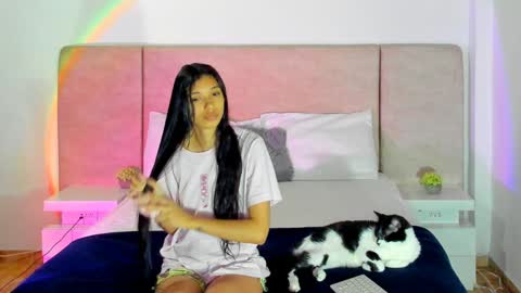 Snapshot of alana__get chatting on January 7, 2025, 5:22 am online show from January 7, 2025, 5:22 am