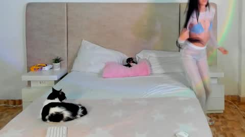 Snapshot of alana__get chatting on October 17, 2025, 7:38 pm online show from October 17, 2025, 7:38 pm