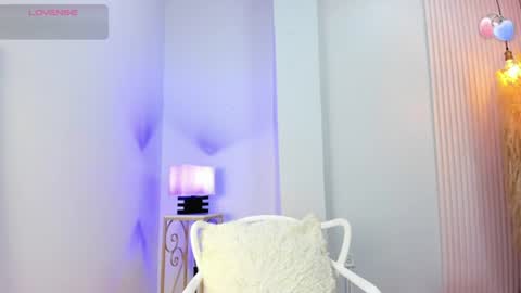 Snapshot of alana__rossetti chatting on June 16, 2026, 12:08 pm Alana online show from June 16, 2026, 12:08 pm