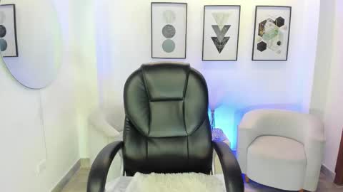 Snapshot of alana_martiins chatting on February 25, 2026, 8:07 pm alana online show from February 25, 2026, 8:07 pm