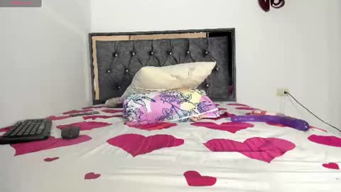 Snapshot of alana_morat_ chatting on June 9, 2026, 3:45 pm Alana online show from June 9, 2026, 3:45 pm