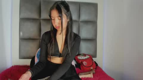Snapshot of alana_noir chatting on September 12, 2025, 9:26 pm alana online show from September 12, 2025, 9:26 pm