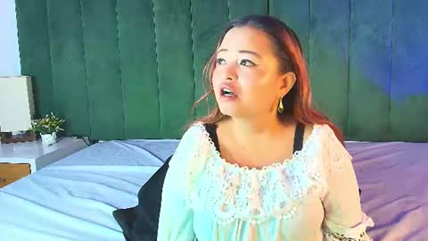 Snapshot of alana_petite chatting on July 17, 2026, 2:45 pm ALANA PETITE online show from July 17, 2026, 2:45 pm