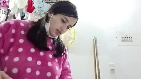 isabella online show from March 4, 2025, 9:11 pm