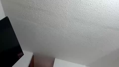 isabella online show from December 1, 2025, 2:44 pm