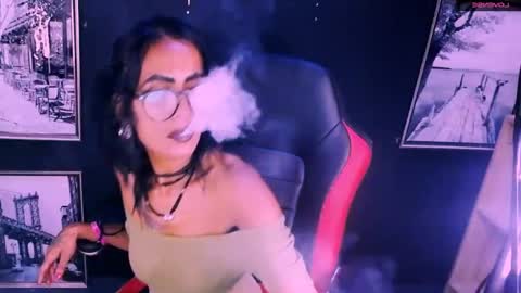 alanadelray online show from November 3, 2025, 7:20 am