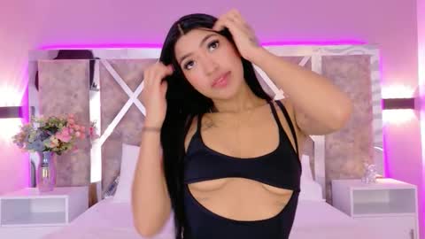 alanaortiz_ online show from February 6, 2026, 7:28 pm