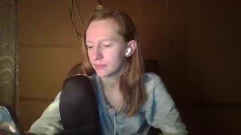 Elisa online show from March 2, 2025, 9:43 pm
