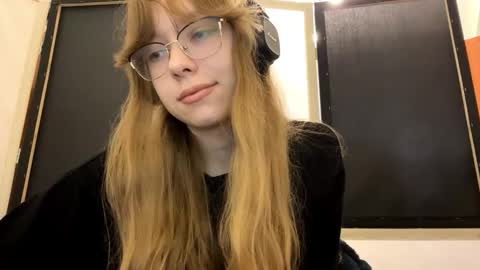 Snapshot of alanehadaller chatting on October 20, 2025, 11:32 am Stella online show from October 20, 2025, 11:32 am