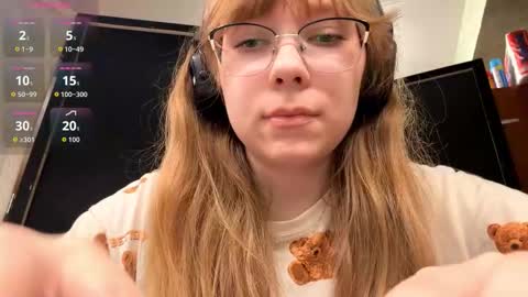 Snapshot of alanehadaller chatting on December 17, 2025, 2:01 pm Stella online show from December 17, 2025, 2:01 pm