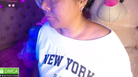 Snapshot of alanna_brunette chatting on December 20, 2025, 11:34 pm lanna online show from December 20, 2025, 11:34 pm