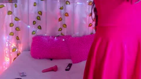 Snapshot of alannasmiles chatting on March 25, 2026, 12:22 pm Alanna online show from March 25, 2026, 12:22 pm