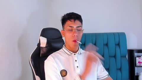 Snapshot of alannaughty_ chatting on February 2, 2025, 4:15 am alannaughty_ online show from February 2, 2025, 4:15 am