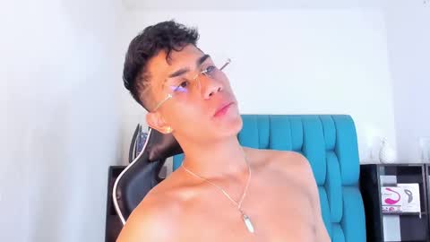 Snapshot of alannaughty_ chatting on February 26, 2025, 9:05 pm alannaughty_ online show from February 26, 2025, 9:05 pm