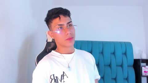 Snapshot of alannaughty_ chatting on February 27, 2025, 9:04 pm alannaughty_ online show from February 27, 2025, 9:04 pm