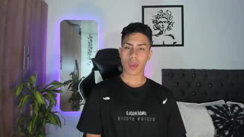 alannaughty_ online show from December 21, 2025, 11:12 pm