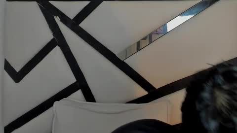 alanvilla_lobo online show from October 14, 2025, 8:09 pm