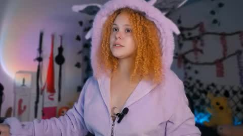 Snapshot of alaska_colors chatting on October 12, 2025, 1:43 pm Caro online show from October 12, 2025, 1:43 pm