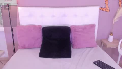 Snapshot of alayshajohnson chatting on October 16, 2025, 11:28 pm alayshajohnson online show from October 16, 2025, 11:28 pm