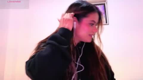 alba_toro535670 online show from April 15, 2026, 12:23 pm