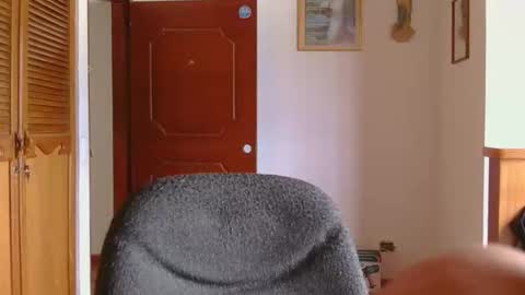 Snapshot of albajadmamad_01 chatting on April 27, 2026, 6:50 pm josevcam online show from April 27, 2026, 6:50 pm