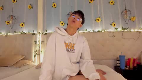 ale_aurarashi online show from October 30, 2025, 3:52 am