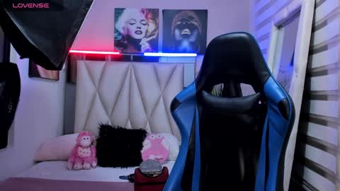 ale_noah_xxx online show from January 5, 2025, 4:04 am