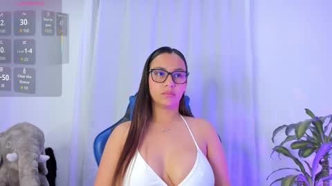 aleaa  online show from October 19, 2025, 11:27 pm