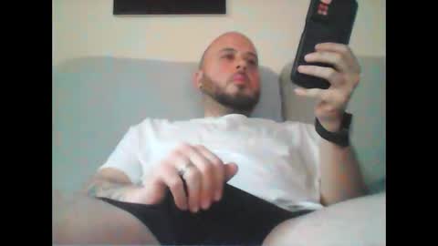 Snapshot of aleeexxxx4u chatting on January 16, 2026, 9:35 am aleeexxxx4u online show from January 16, 2026, 9:35 am