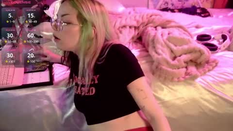 Aleena Che online show from March 1, 2026, 12:23 am