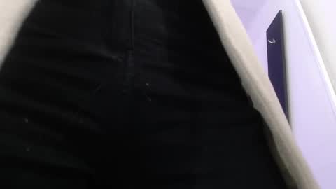 Snapshot of aleesha_cameron02 chatting on December 22, 2025, 7:11 pm Ale online show from December 22, 2025, 7:11 pm