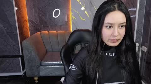 aleja online show from October 23, 2025, 9:13 pm