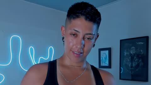 Alejandra online show from November 11, 2025, 8:42 pm