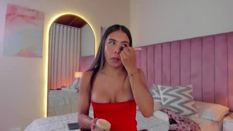 Snapshot of aleja_arango chatting on November 28, 2025, 10:12 pm Alejandra Arango online show from November 28, 2025, 10:12 pm