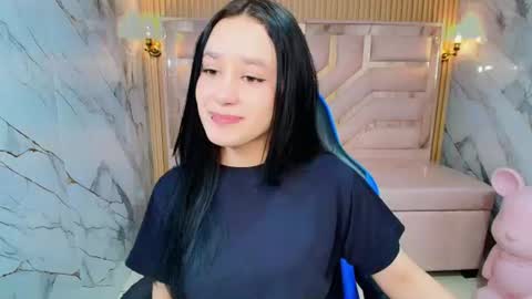 Snapshot of aleja_r_ chatting on June 21, 2026, 12:19 pm Aleja online show from June 21, 2026, 12:19 pm