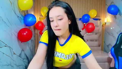 Snapshot of aleja_r_ chatting on June 27, 2026, 8:25 pm Aleja online show from June 27, 2026, 8:25 pm