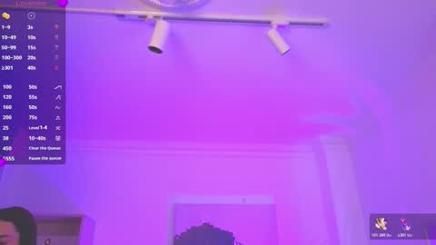 Alejandra online show from November 26, 2025, 11:44 am