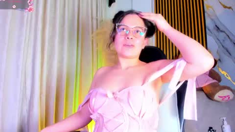 Snapshot of alejagarcia_ chatting on May 27, 2026, 1:57 am CUTE ALEJA online show from May 27, 2026, 1:57 am